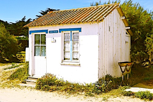 Beach hut with BBQ